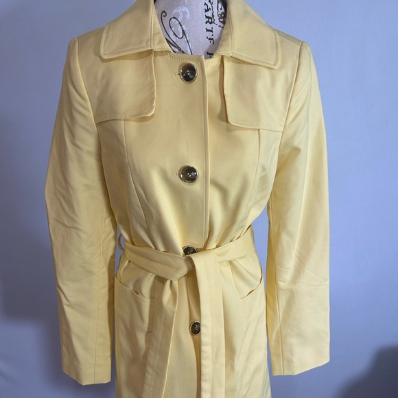 The Limited Light Yellow Trench Coat NWT’s. Medium. - Picture 10 of 11